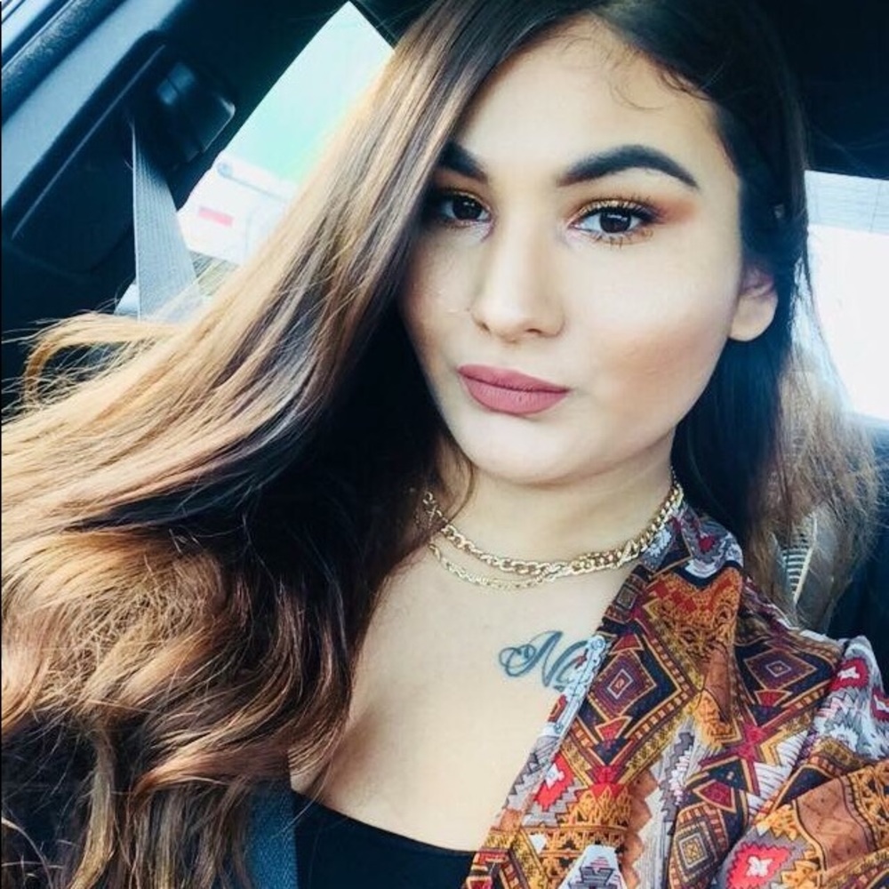 Meet your Posher, Ariana